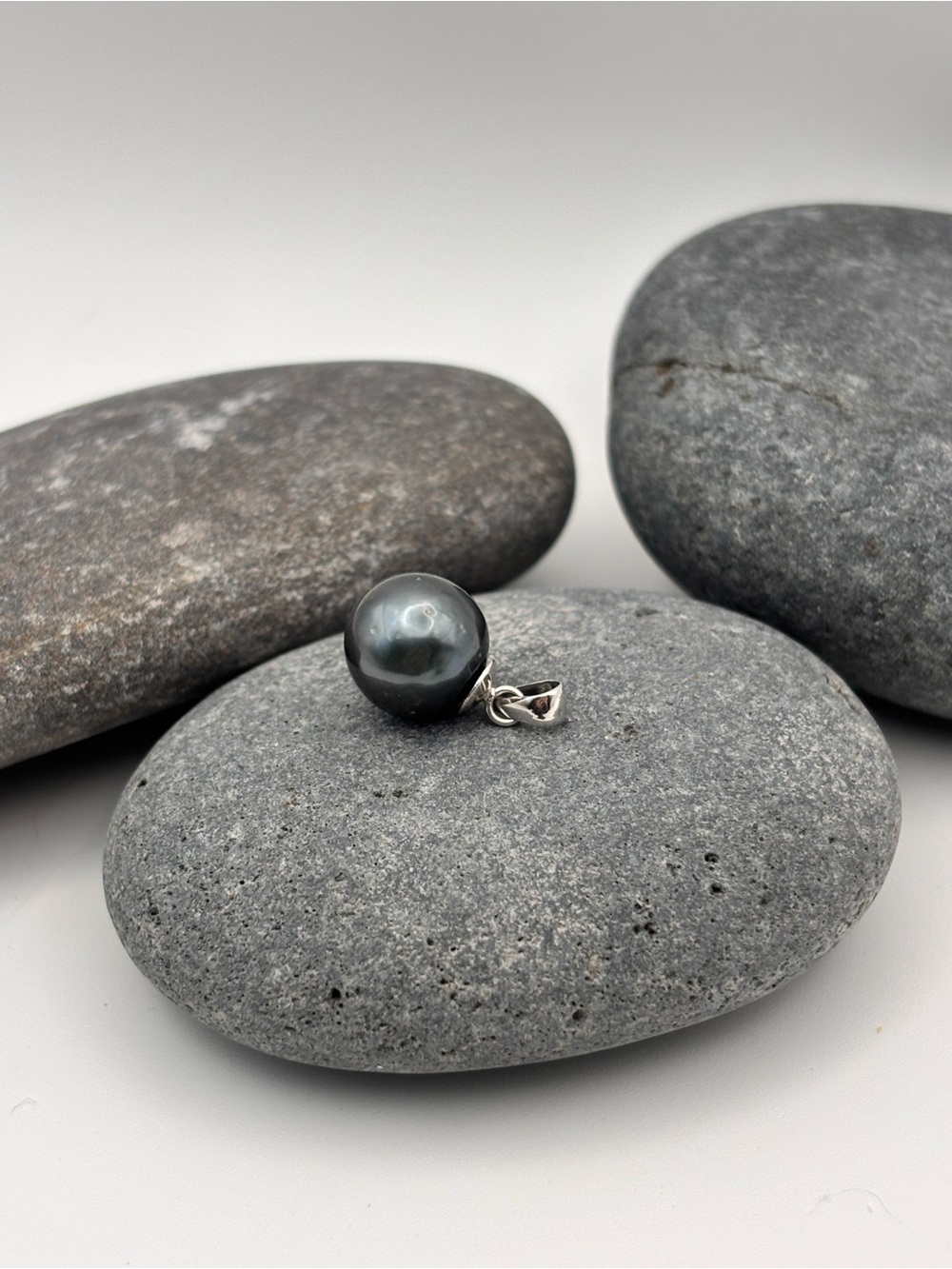 NEW – 14k White Gold Genuine Dark Grey Tahitian Pearl Pendant